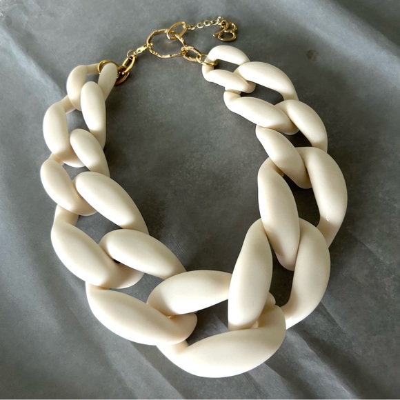 Diana Broussard Jewelry - Diana Broussard Resin Chain necklace EUC